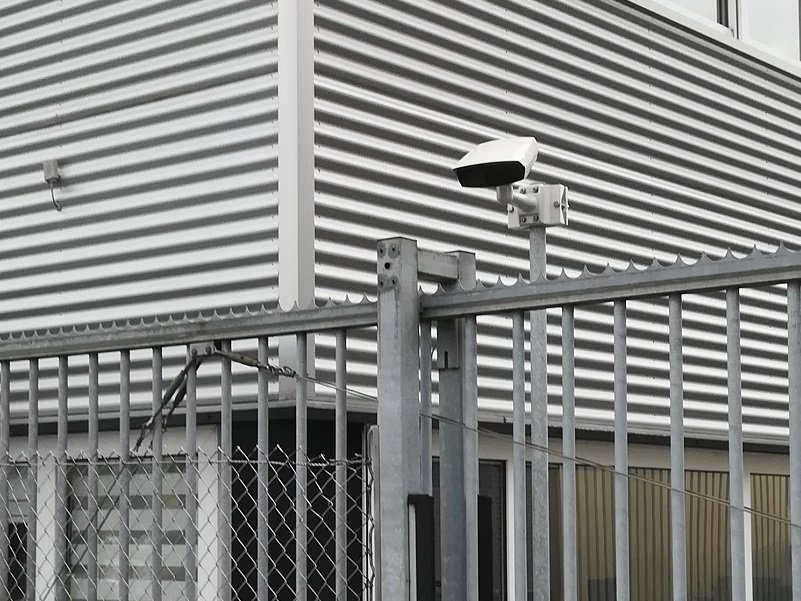 Easy installation and flexible positioning of a Gatekeeper